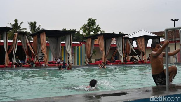 Bisa juga main basah-basahan di sini