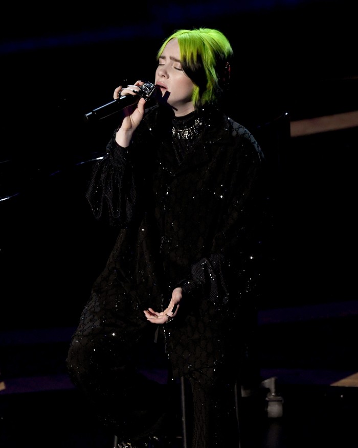 HOLLYWOOD, CALIFORNIA - FEBRUARY 09: Billie Eilish performs onstage during the 92nd Annual Academy Awards at Dolby Theatre on February 09, 2020 in Hollywood, California. (Photo by Kevin Winter/Getty Images)