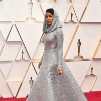 Meski bukan bagian dari aktris yang masuk nominasi Oscar 2020, Janelle Monae tetap tampil memukau. Janelle yang hadir sebagai salah satu penampil di Oscar 2020, muncul dalam balutan gaun silver rancangan Ralph Lauren. (Foto: Getty Images)