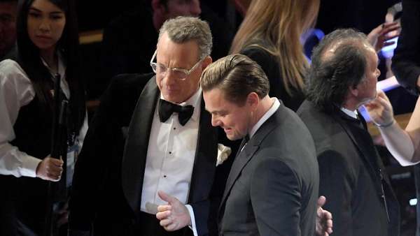 Brad Pitt Juara, Apa Perbincangan Tom Hanks dan Leonardo DiCaprio Brad Pitt Juara, Apa Perbincangan Tom Hanks dan Leonardo DiCaprio