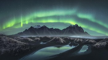 Fotografer asal Italia Nico Rinaldi mengabadikan aurora di Islandia yang sangat indah. Nico Rinaldi/The International Landscape Photographer of The Year.