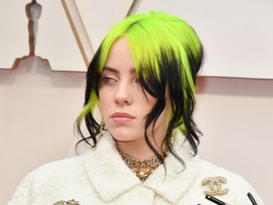 Billie Eilish Putus Asa & Menangis karena Gendernya Perempuan