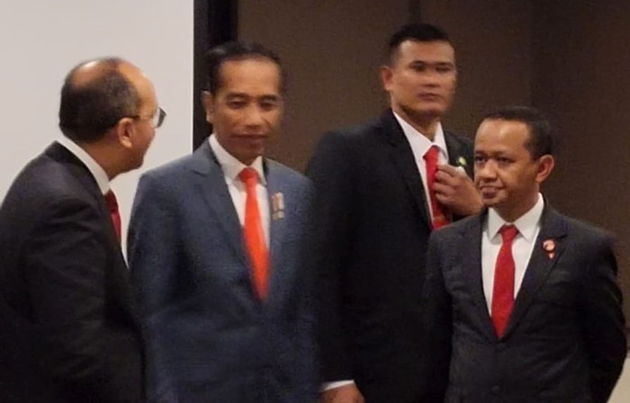 Kepala Badan Koordinasi Penanaman Modal (BKPM) Bahlil Lahadalia ikut mendampingi Presiden Jokowi saat bertemu pemerintah Australia.