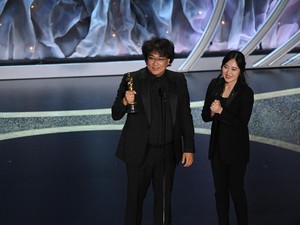 Best International Feature Film jadi Oscar Kedua untuk Parasite