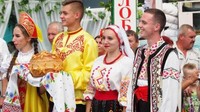 Layaknya sebuah negara, Transnistria juga berusaha memperkenalkan kekayaan negaranya lewat pariwisata. Negara yang sudah banyak datang adalah orang Rusia. Rusia bisa dibilang sangat berjasa dalam memasok subsidi dan kekuatan militer. (BBC/Getty Images)