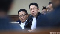 Nyoman Dhamantra menjadi terdakwa karena diyakini menerima suap dari pengusaha Chandry Suanda alias Afung , Zulfikar dan Doddy Wahyudi.