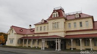 Stasiun Sapporo zaman dulu yang menjadi pintu masuk ke Hokkaido Historical Village. Foto: Dadan Kuswaraharja
