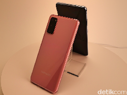 Penampakan Galaxy S20 dan S20 Plus, Pilih Mana?