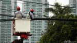 Kabel Semrawut di Kuningan Dirapikan