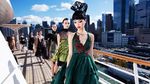 Model Cantik Catwalk di Mesin Jet Pesawat