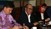Agus mengatakan, ini adalah perpanjangan nota kesepahaman kami dalam hal sosialisasi dan edukasi program jaminan sosial ketenagakerjaan kepada notaris dan pekerja yan bekerja di kantor notaris melalui pengurus pusat, pengurus wilayah dan pengurus daerah dari INI.