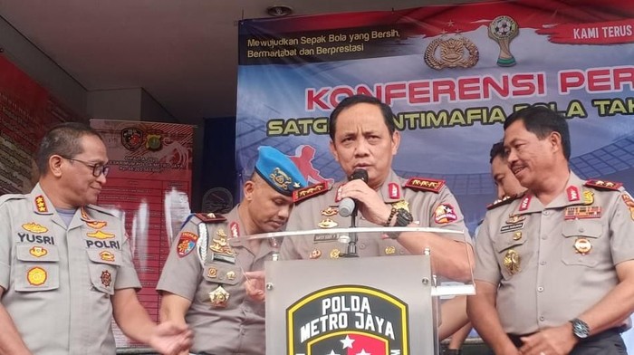 Wakapolri Komjen Gatot Eddy berikan pengarahan ke Satgas Antimafia Bola