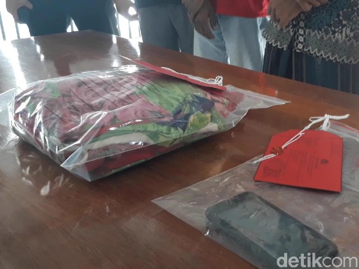 Ada fakta baru yang terkuak dalam proses penyidikan kasus suami jual istri di Pasuruan. Korban ternyata sudah dipaksa berhubungan badan dengan teman pelaku sejak pertengahan 2017.