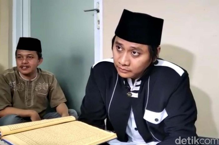 Sepekan ini medsos dihebohkan oleh viral video istri mengantar suami menikah lagi. Pengantin pria diketahui bernama Hafi Muhammad Kafi Firdaus atau Abah Cijeungjing.