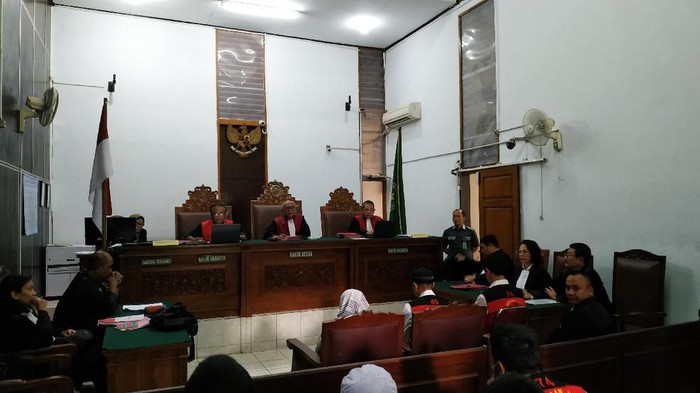 3 Pembantu Aulia Kesuma