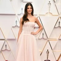 Inilah penampilan perdana Camila Morrone mendampingi Leonardo DiCaprio ke sebuah acara penghargaan. Tak tanggung-tanggung Leonardo langsung membawa Camila untuk menemaninya menghadiri Oscar 2020 yang digelar di Hollywood, California, Minggu (9/2/2020) malam. Foto: Amy Sussman/Getty Images, Dok. Instagram