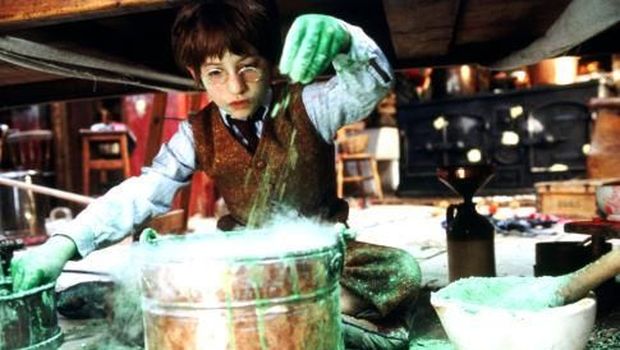 Bintang Film 'Nanny McPhee' Meninggal Dunia di Usia 25
