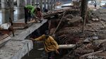 Cegah Banjir, Proyek Tanggul Kali Ancol Terus Dikebut