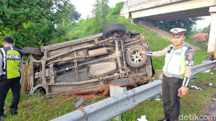 kecelakaan di tol cipali