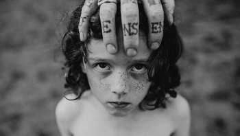 Foto karya Jayme Ford dari Kanada yang berjudul Jensen berhasil meraih juara pertama dalam kontes fotografi hitam dan putih untuk kategori lifestyle. Istimewa/Dok. Boredpanda.