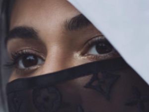 Louis Vuitton hingga Prada Ikut Produksi APD untuk Lawan Corona
