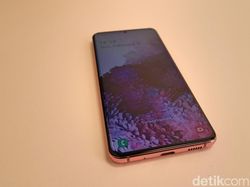 Penampakan Galaxy S20 dan S20 Plus, Pilih Mana?