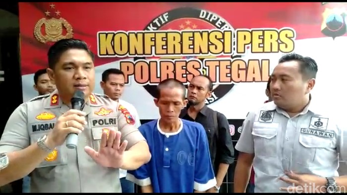 Murja pelaku begal payudara sadis di  Tegal berbaju biru