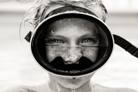 Kompetisi foto hitam-putih memamerkan sejumlah karya terbaik dari berbagai fotografer di dunia. Penasaran deretan foto-fotonya? Yuk, lihat.