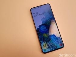 Penampakan Galaxy S20 dan S20 Plus, Pilih Mana?