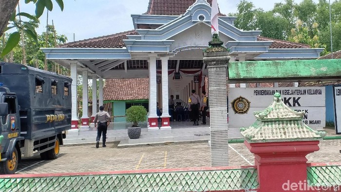 Siaga Banjir, Ini Yang dilakukan Polisi di Ngawi