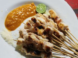 Yuk, Jajan Sate Taichan Paling Laris di Kawasan Senayan Ini!