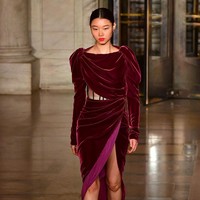 Fashion show Oscar De La Renta menampilkan koleksi gaun malam terbarunya di New York Fashion Week 2020, New York, Senin [10/2/2020]. Photo by Slaven Vlasic/Getty Images.