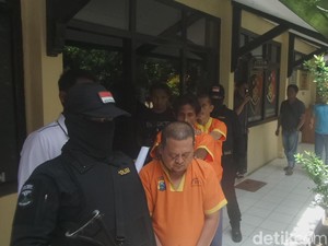 Pembunuh Mertua Sekkab Lamongan Dijanjikan Imbalan Rp 200 Juta