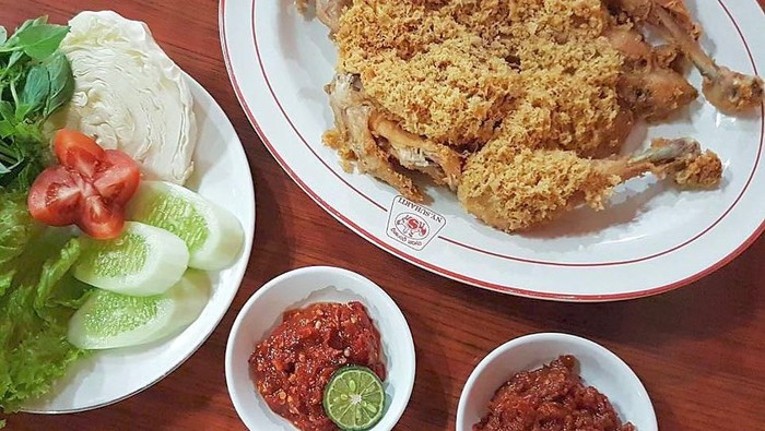 Ayam goreng legendaris di Jakarta