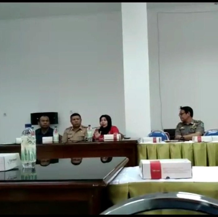 Viral-nya video Ningsih Tinampi yang mengaku bisa mendatangkan malaikat hingga nabi membuat Tim Pengawas Aliran Kepercayaan Masyarakat (Pakem) Kabupaten Pasuruan turun tangan. Ningsih dipanggil untuk mempertanggungjawabkan ucapannya.