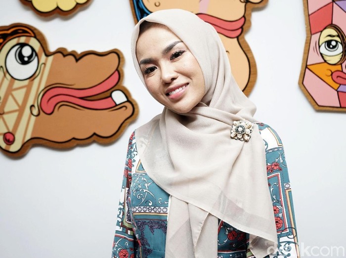Medina Zein dan suaminya saat ditemui di kawasan Kebayoran Baru.