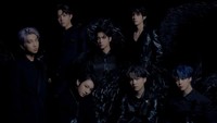 Di foto berbeda mereka menampilkan sisi dark dan berubah jadi Black Swan seperti lagu barunya. Lihat foto masing-masing member yuk! (Big Hit Labels)