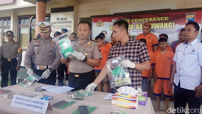 13 tersangka Satuan Narkoba Polresta Banyuwangi