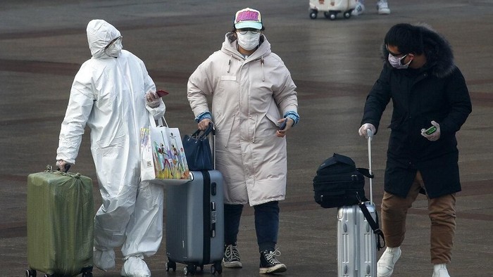 Libur Tahun Baru Imlek telah berakhir sejak Senin (10/2) lalu. Warga mulai kembali ke Beijing dengan kenakan masker dan alat pelindung guna cegah virus corona.