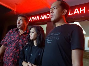 Perseteruan Karen Pooroe dan Arya Claproth Dalam Tiga Kasus