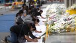 Warga Gelar Doa Bersama untuk Korban Penembakan Brutal di Thailand
