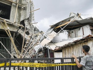 Cerita Warga soal Detik-detik Bangunan Ruko 3 Lantai di Matraman Roboh