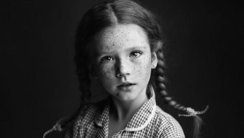Foto karya M&K Slowinski dari Irlandia yang berjudul Pipi berhasil memenangkan juara ketiga kontes fotografi hitam dan putih untuk kategori protrait. Istimewa/Dok. Boredpanda.