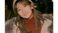 Wanita cantik kelahiran tahun 1991 ini berperan sebagai Ki-jung alias Jessica di film Parasite. Aktingnya sebagai penipu ulung sukses mencuri perhatian. Foto: Instagram sodam_park_0908