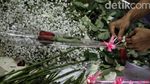 Berburu Bunga di Pasar Rawa Belong Jelang Hari Kasih Sayang