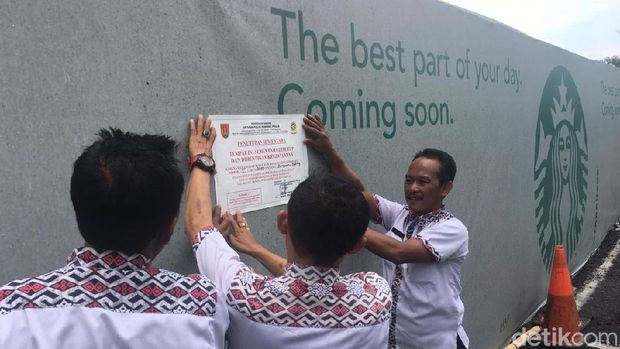 Tak Punya IMB, Pembangunan Kedai Starbucks di Semarang Disegel