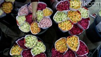 Bunga yang kerap digunakan sebagai ekspresi untuk mengungkapkan rasa sayang kerap diberikan kepada pasangan, teman, maupun orang tua disaat perayaan hari kasih sayang atau Valentine.