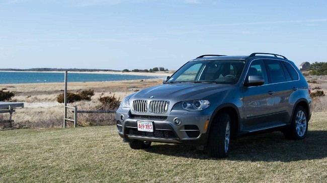 Para wisatawan yang memesan kamar tipe Anchorage House di The Wauwinet, Amerika Serikat, atau White Elephant dapat mendapatkan akses untuk menggunakan BMW 760L SUV. Mobil ini dapat digunakan untuk menjelajahi pulau tersebut. Tertarik mencoba? Foto: dok. The Wauwinet