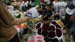 Berburu Bunga di Pasar Rawa Belong Jelang Hari Kasih Sayang