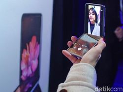 Menggenggam Galaxy Z Flip, Ponsel Layar Lipat Imut Harga Rp 21 Juta